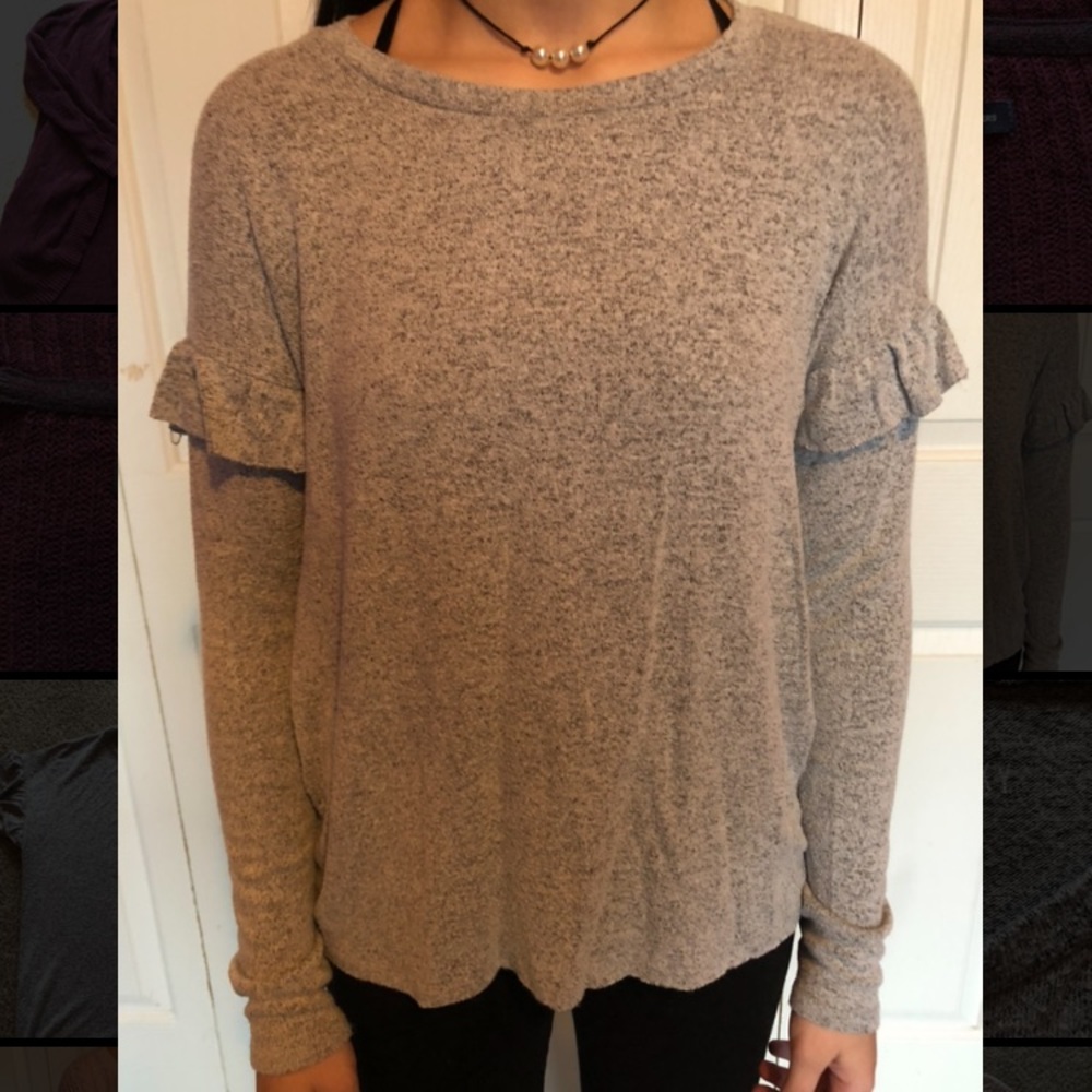American Eagle Outfitters gray long sleeve top